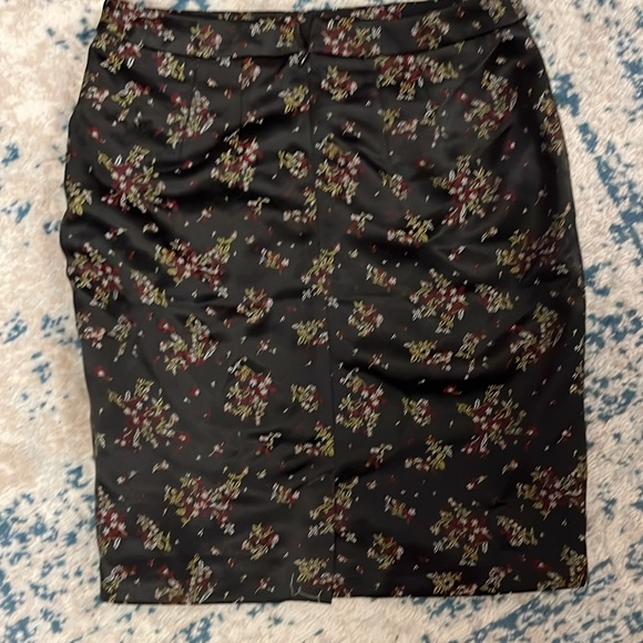 Skirt - Picture 2 of 3